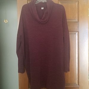 3/25 🌻 Burgundy tunic sweater